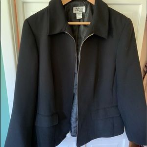 Black zipper close Blazer, 16w. With front pockets